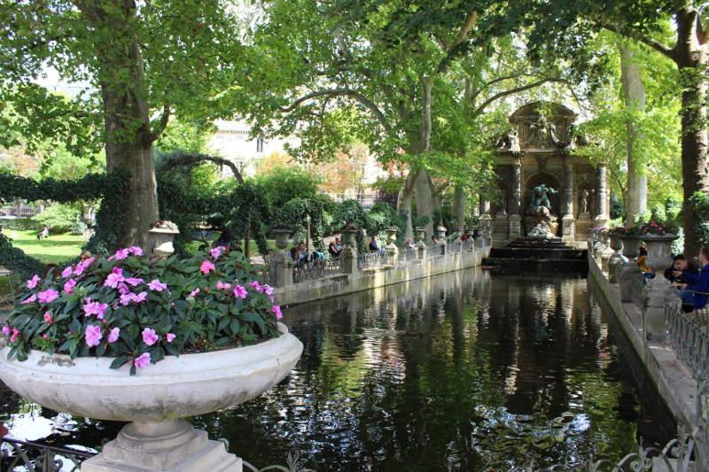 Small Luxurious Room In The Heart Of Saint Germain Paris Exterior photo